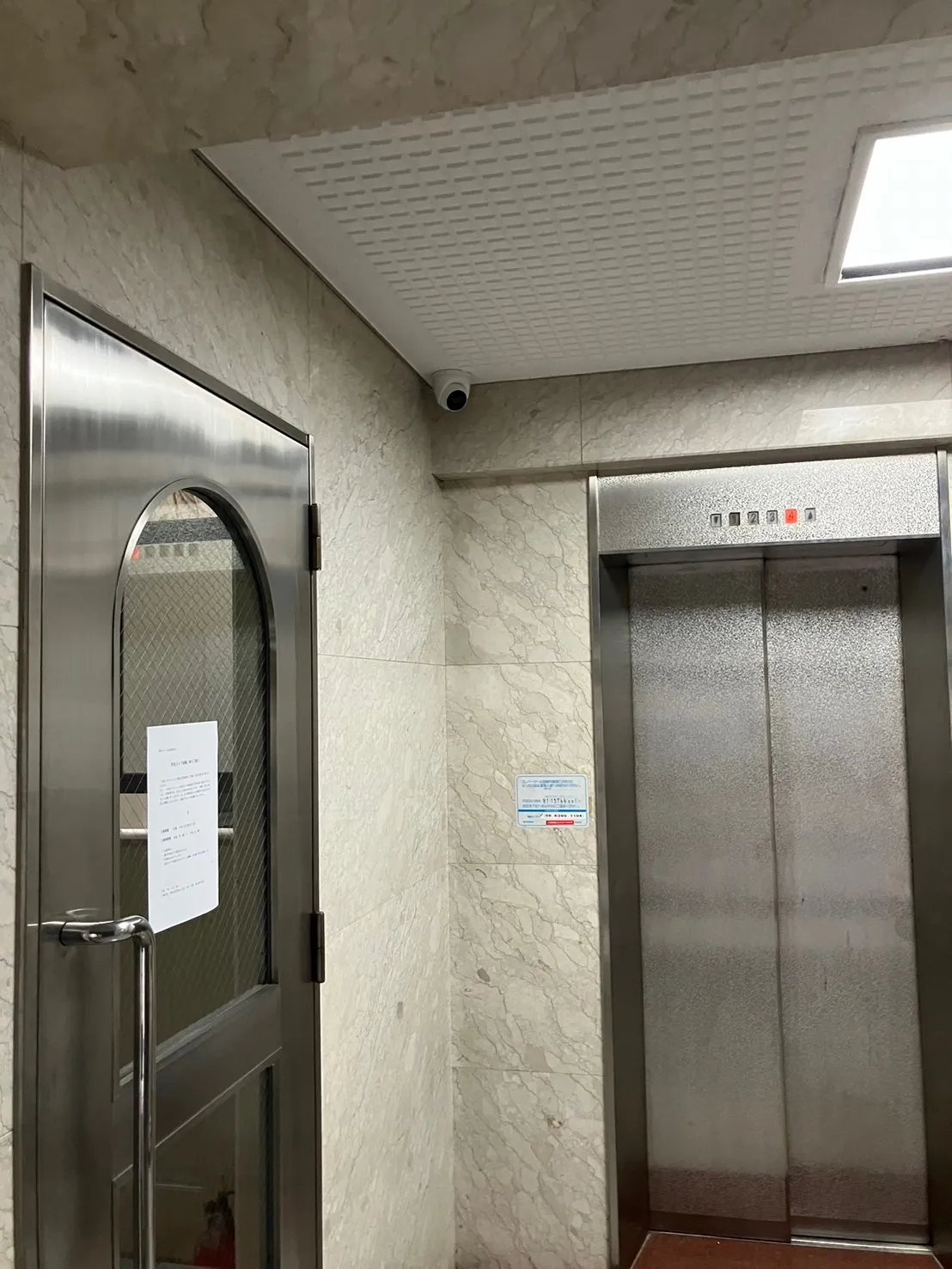 【大阪】摂津市・マンション・防犯カメラ設置工事・強盗対策・屋内カメラ・ドームカメラ・暗視カメラ・遠隔監視