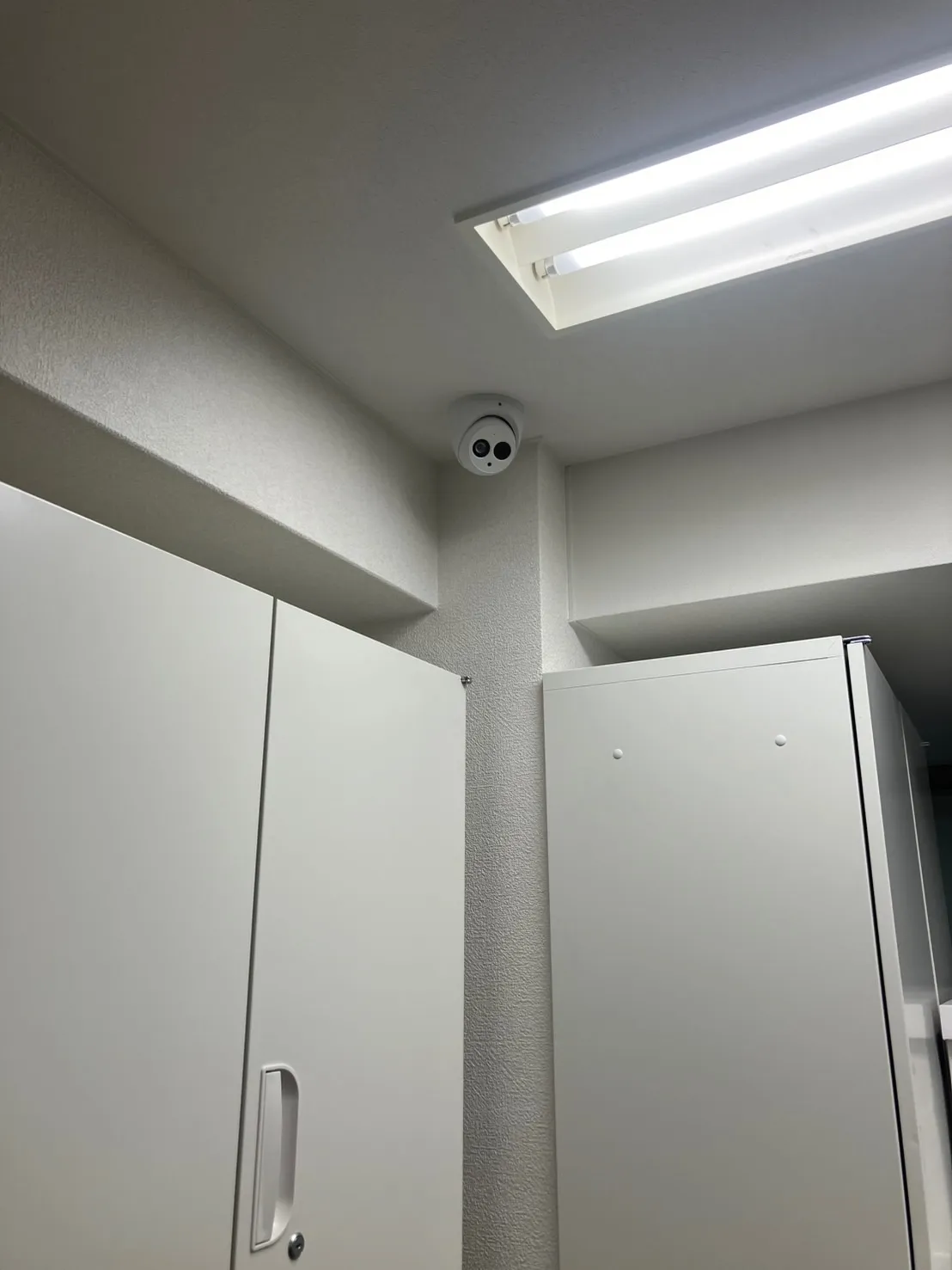 【大阪】大阪市・オフィス・防犯カメラ設置工事・強盗対策・屋外カメラ・防水カメラ・暗視カメラ・遠隔監視