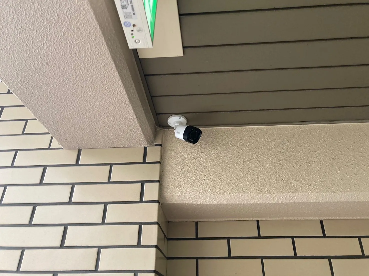 【奈良】奈良市・マンション・防犯カメラ設置工事・強盗対策・屋外カメラ・防水カメラ・暗視カメラ・遠隔監視