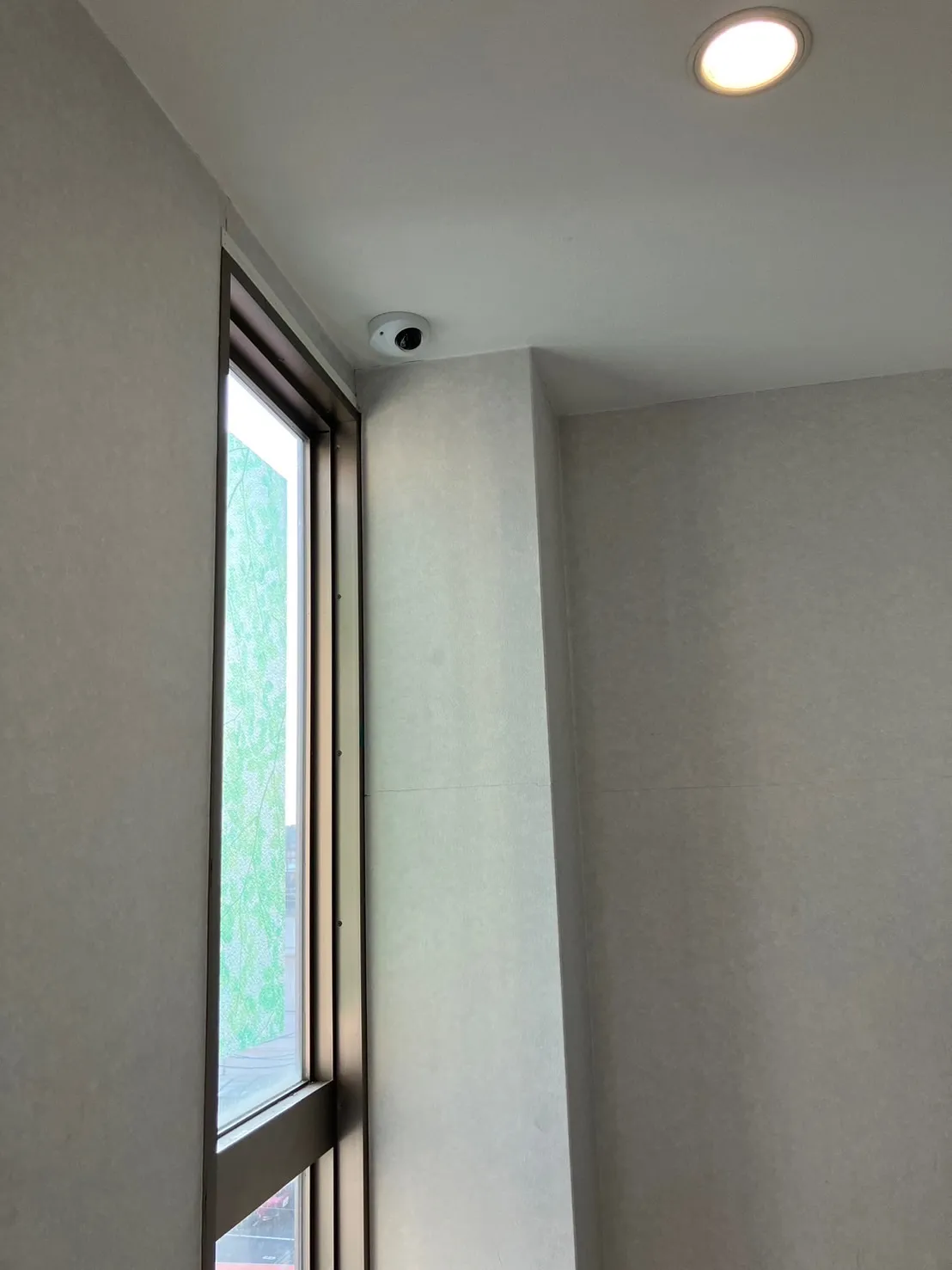 【大阪】東大阪市・マンション・防犯カメラ設置工事・強盗対策・屋外カメラ・防水カメラ・暗視カメラ・遠隔監視