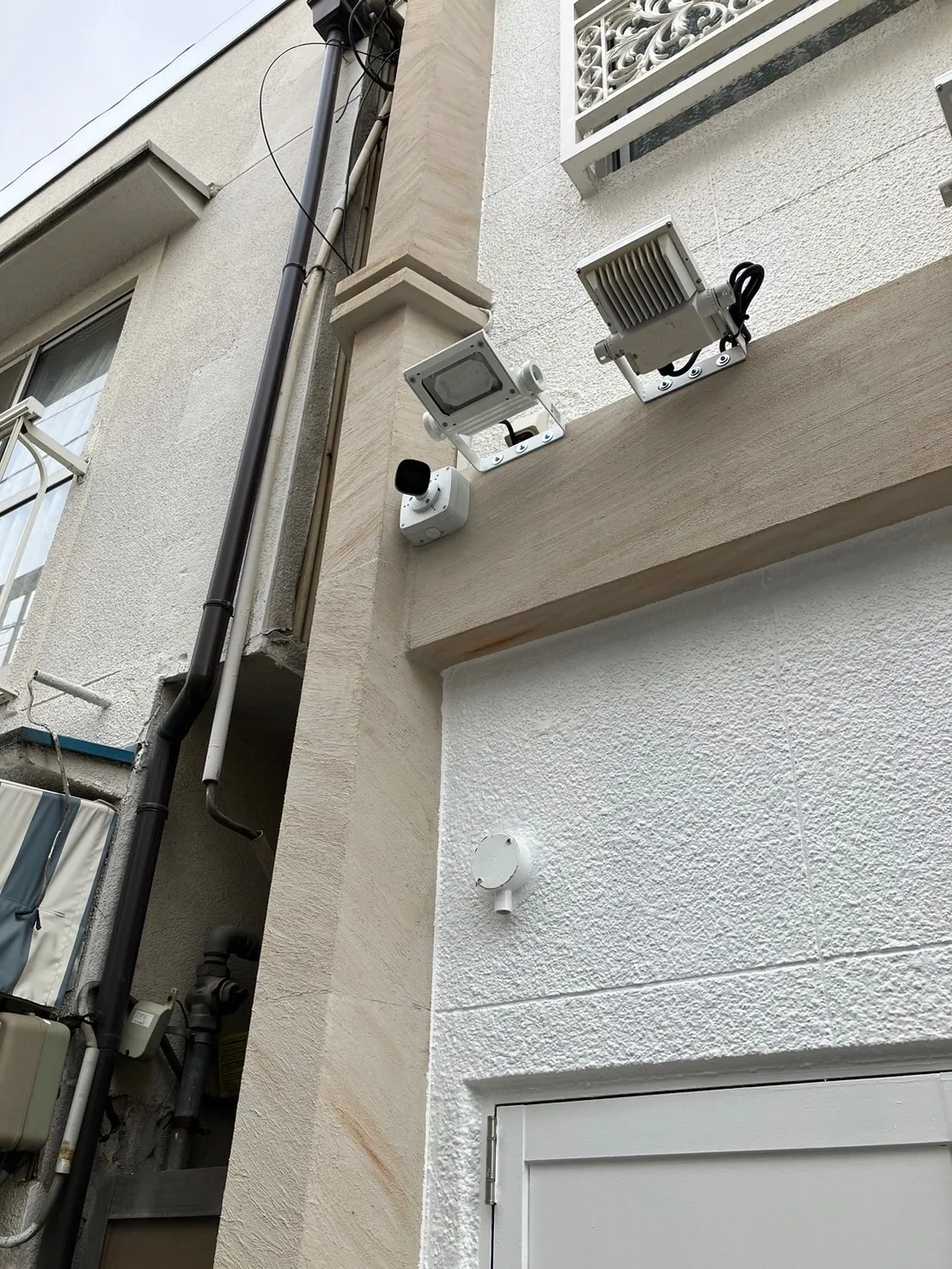 【奈良】奈良市・一軒家・防犯カメラ設置工事・強盗対策・屋外カメラ・防水カメラ・暗視カメラ・遠隔監視