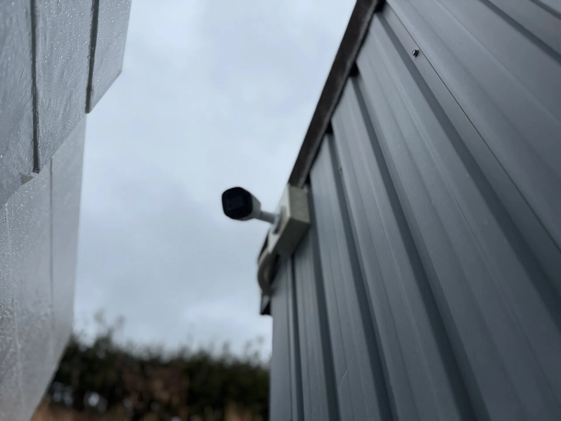 【大阪】四條畷市・工場・防犯カメラ設置工事・強盗対策・屋外カメラ・防水カメラ・暗視カメラ・遠隔監視