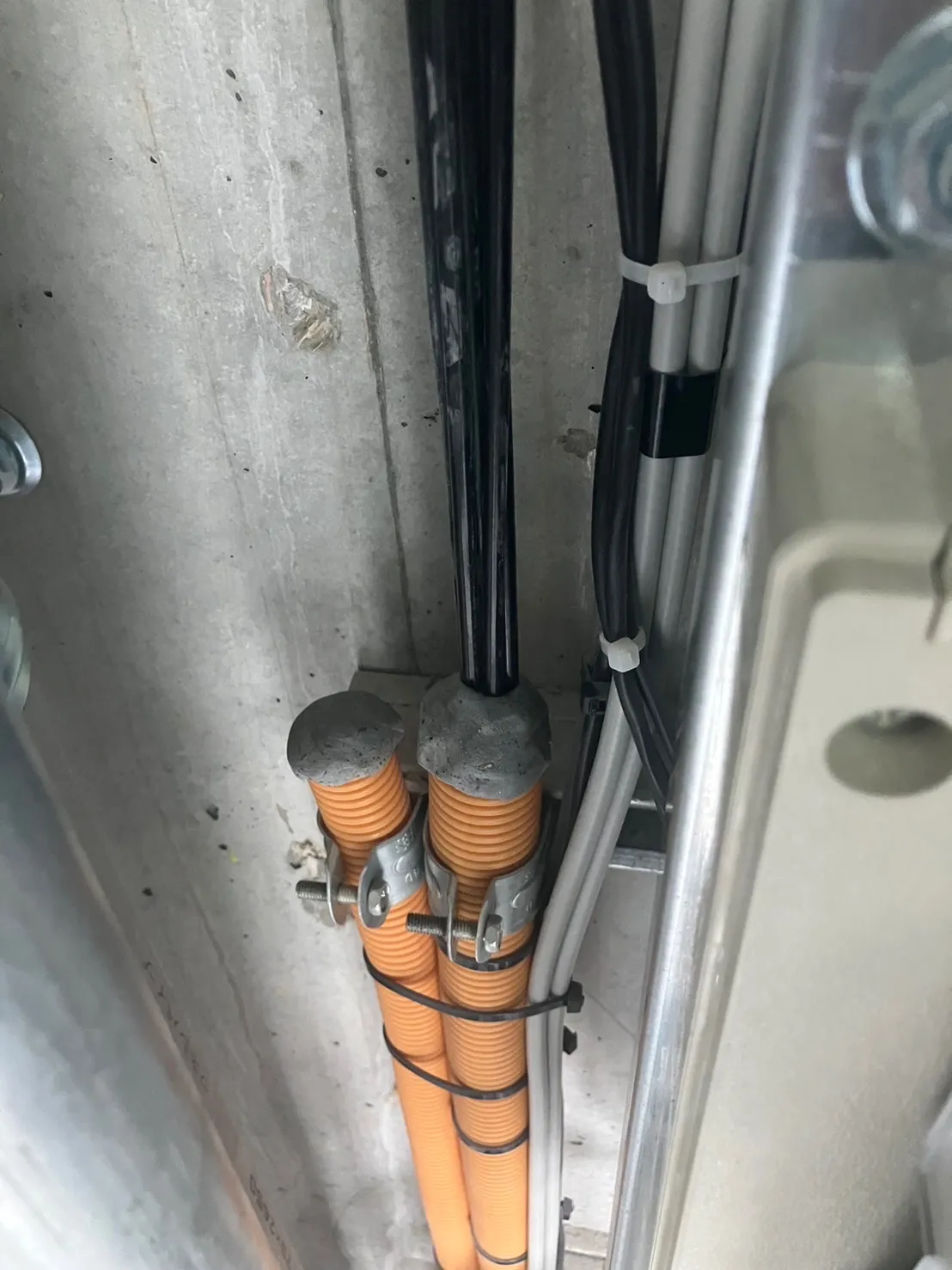 【兵庫】姫路市・マンション・防犯カメラ設置工事・強盗対策・屋外カメラ・防水カメラ・暗視カメラ・遠隔監視