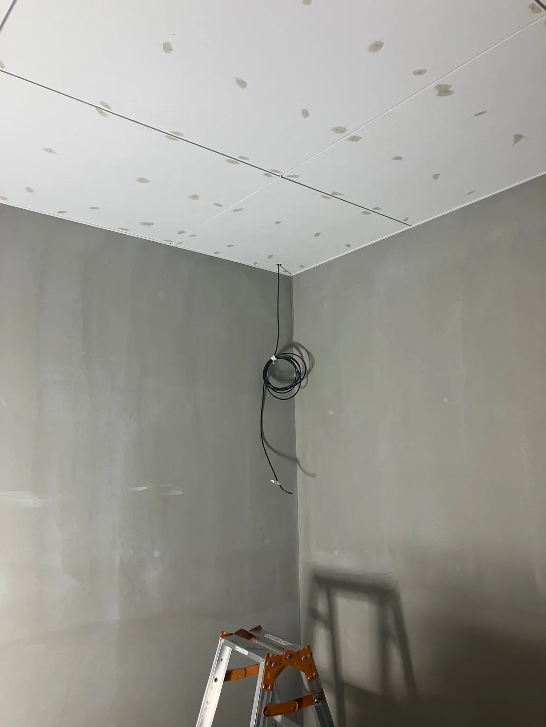 【滋賀】大津市・マンション・防犯カメラ設置工事・強盗対策・屋外カメラ・防水カメラ・暗視カメラ・遠隔監視