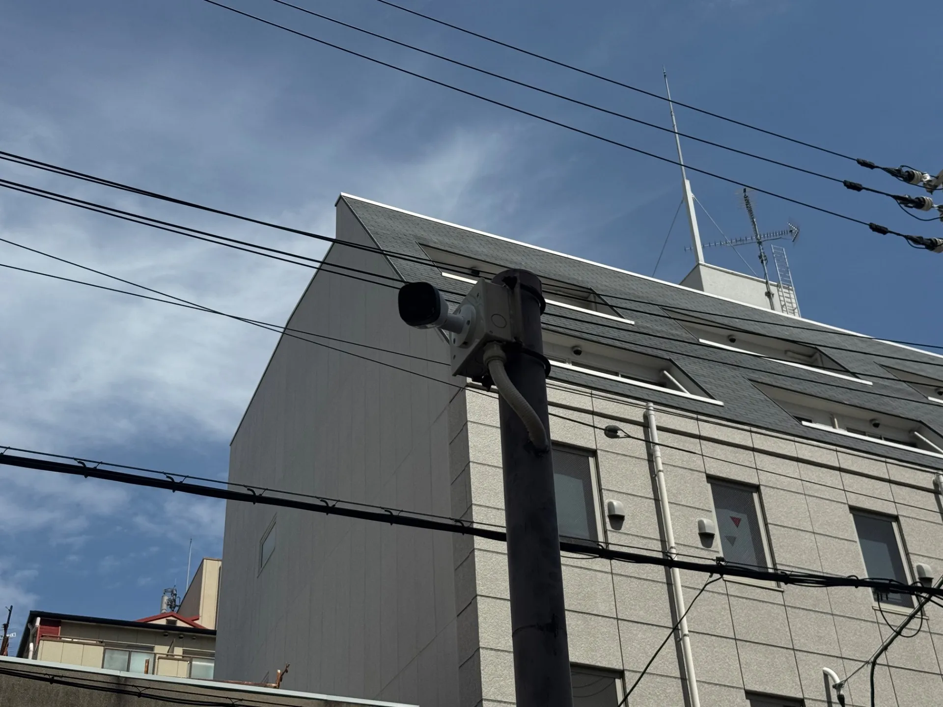 【奈良】奈良市・マンション・防犯カメラ設置工事・強盗対策・屋外カメラ・防水カメラ・暗視カメラ・遠隔監視