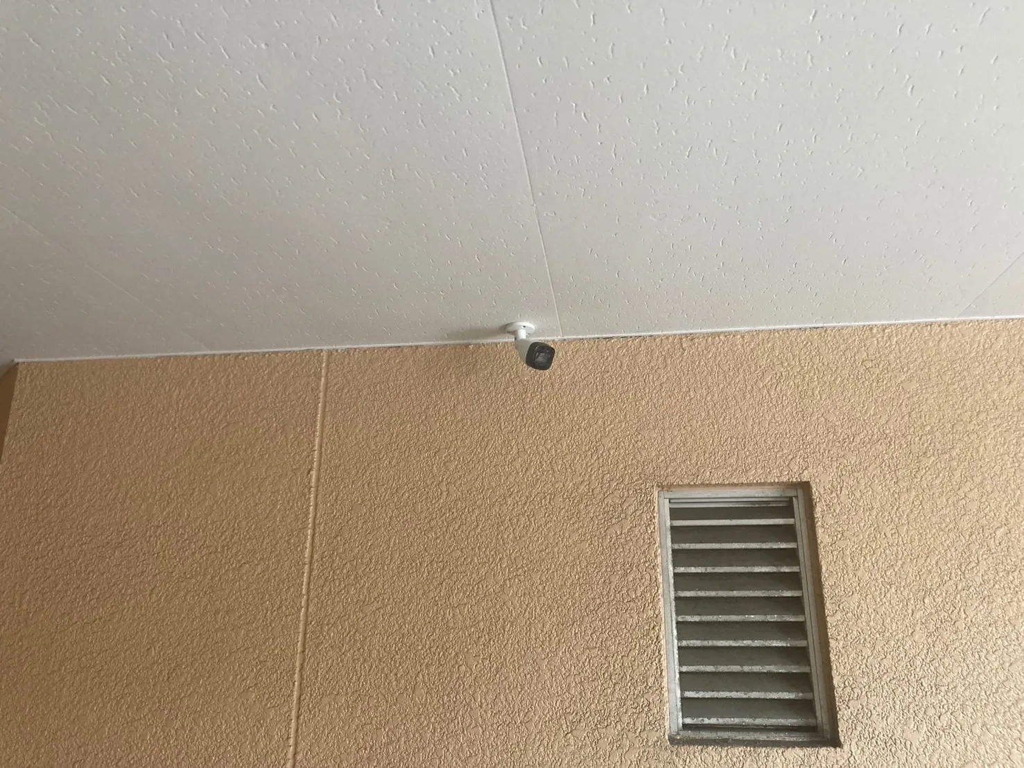 【兵庫】姫路市・マンション・防犯カメラ設置工事・強盗対策・屋外カメラ・防水カメラ・暗視カメラ・遠隔監視