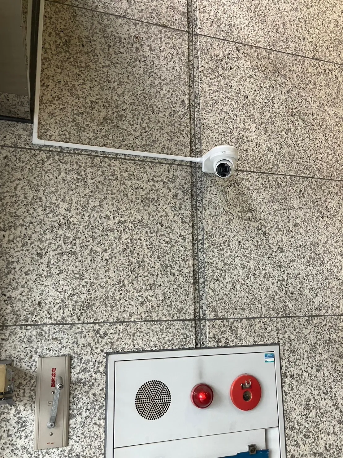 【大阪】大阪市・ビル・防犯カメラ設置工事・強盗対策・防犯カメラ・暗視カメラ・遠隔監視